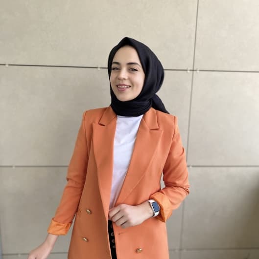 Physiotherapist Hacer Han