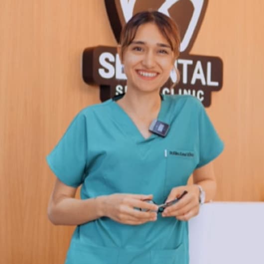 Dentist Kübra Kumsal Seğman