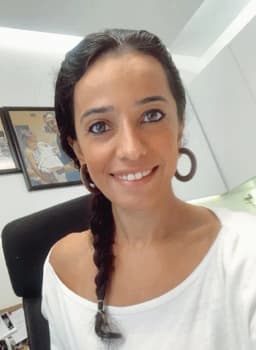 Surgeon Pınar Türk