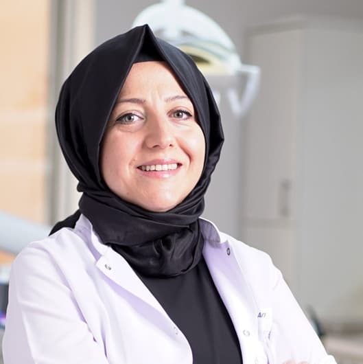 Dentist Arzu Uluköylü Arı