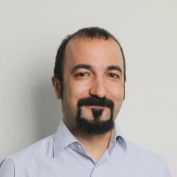 Uzm. Dr. Levent Var