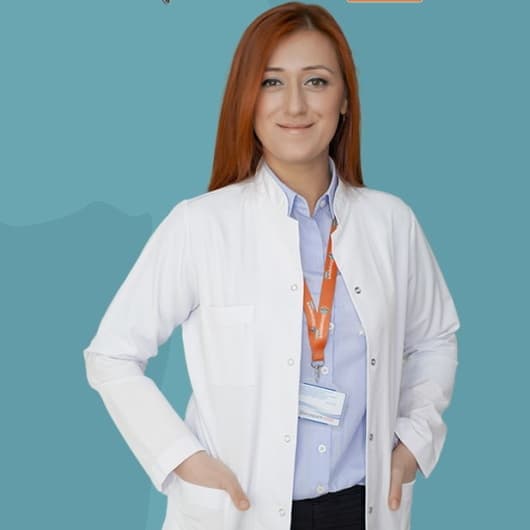 Surgeon Ebru Yücel Zengin