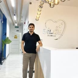 Dentist Emre Temirtaş