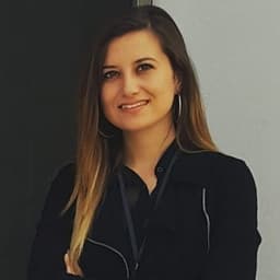 Physiotherapist Funda Aydınlı
