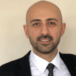 Dentist Alperen Kamiloğlu