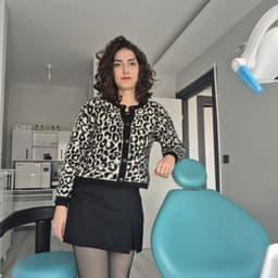 Dentist Gökçen Zuhal Gök