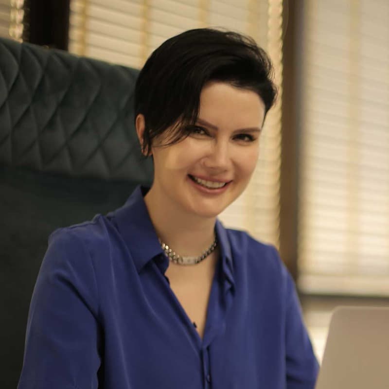 Specialist Dr. Hande Arda