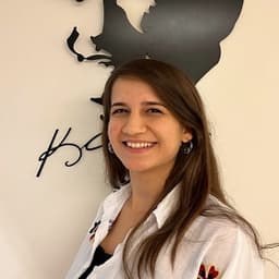Dr. Ayşe Özger Gümüşkaya