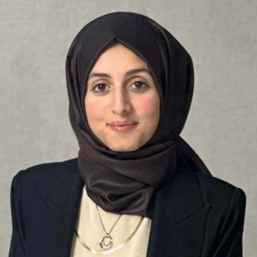 Psychologist Elif Betül Sazcı