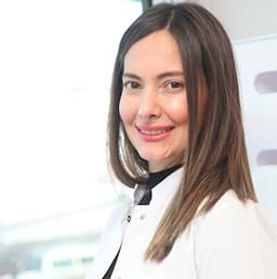 Dentist Fatma Tekin