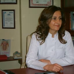 Dentist Peri Nacar