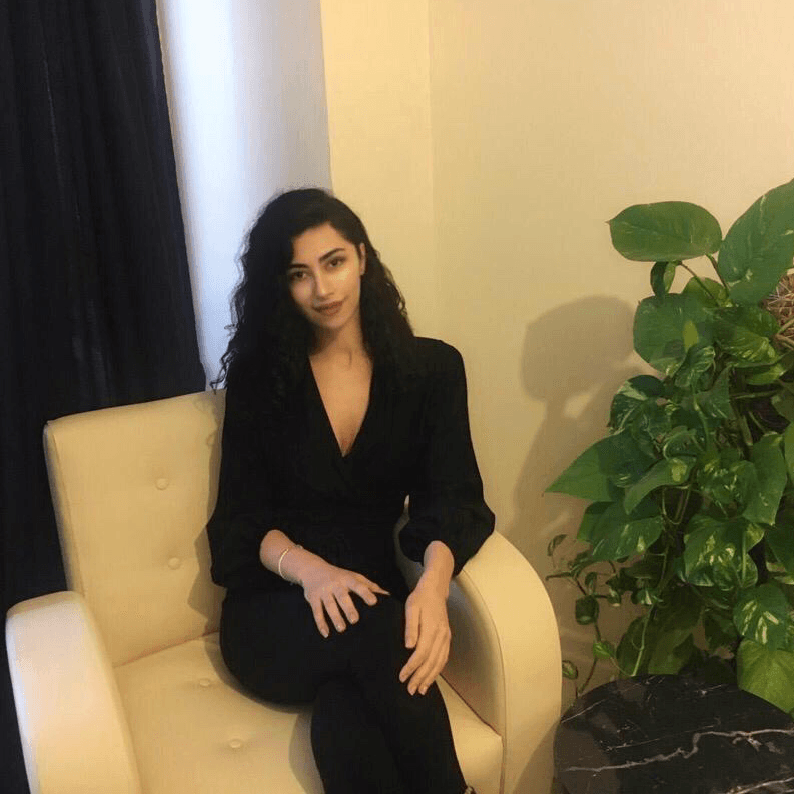 Psychologist Özge Yeşilova