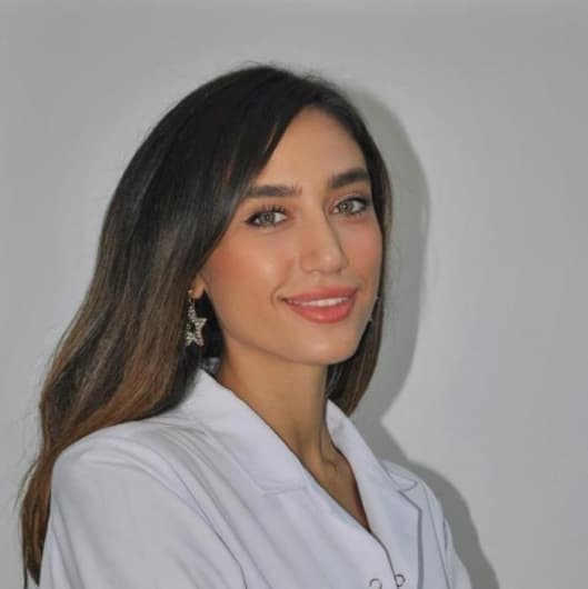 Surgeon Aygün Hamidova