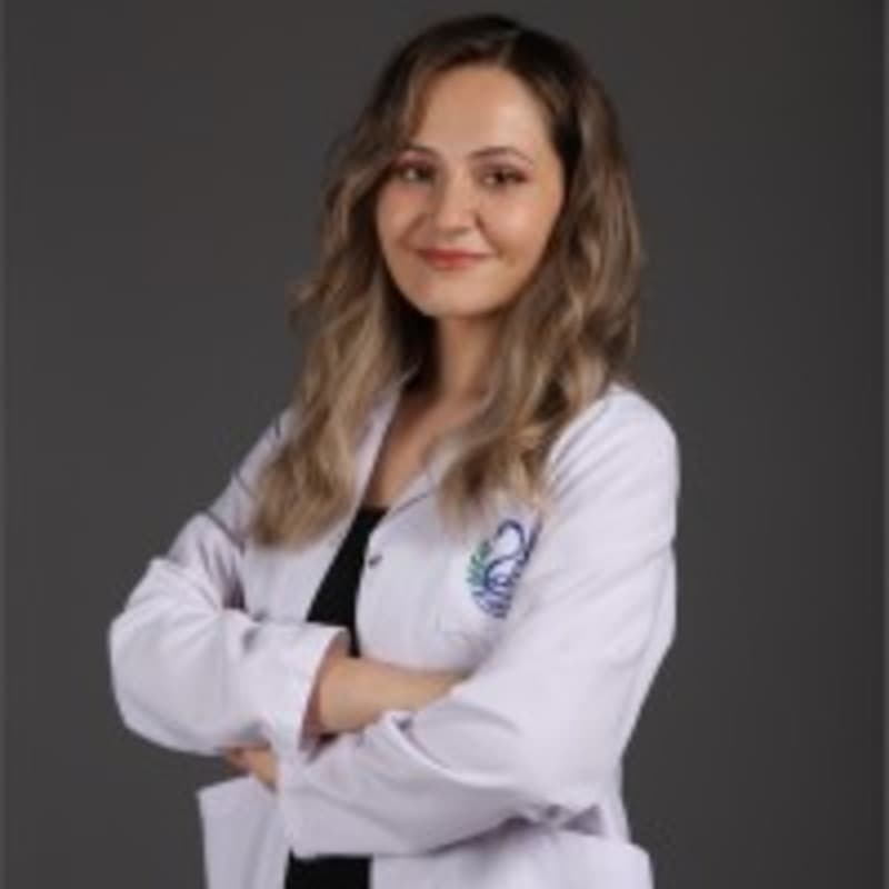 Dt. Elif Deniz Avcıoğlu