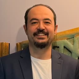 Op. Dr. Feridun Arat