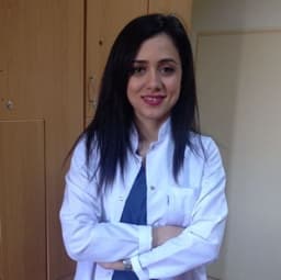 Dentist Duygu Albayrak