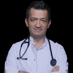 Surgeon Özgür Kocamaz