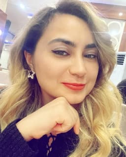 Dentist Emine Kuzu