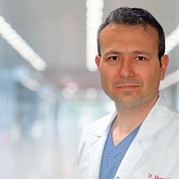 Surgeon Murat Yüksel