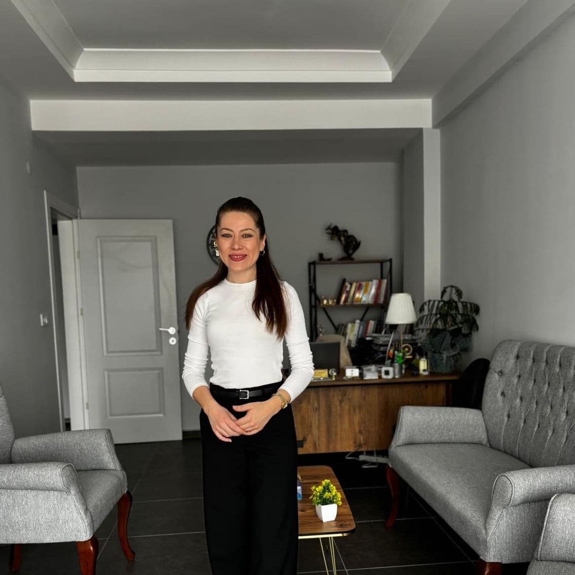 Psychologist Şeyma Cengiz