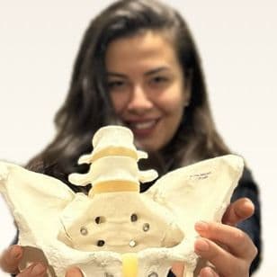 Physiotherapist Öykü Eylem