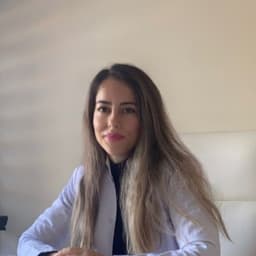 Dentist İlçen Deniz