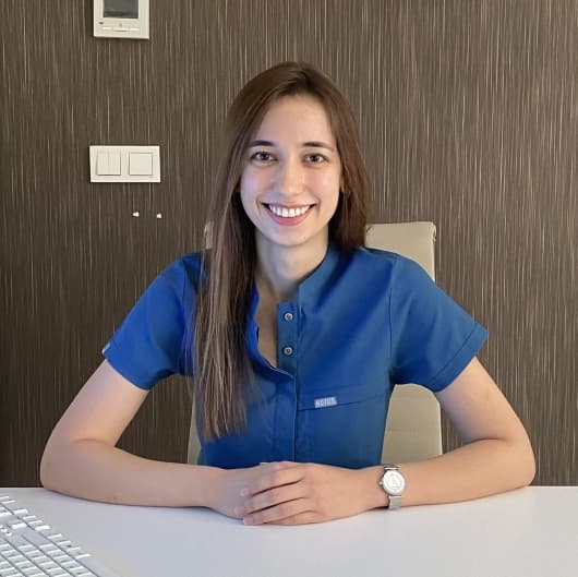 Dentist Betül Kıran Bilir