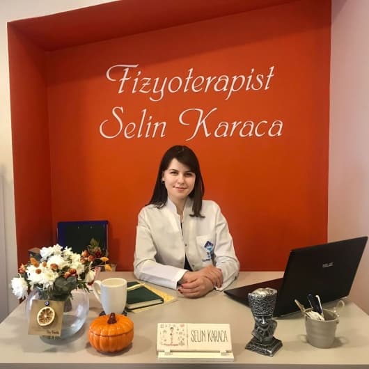 Physiotherapist Selin Karaca