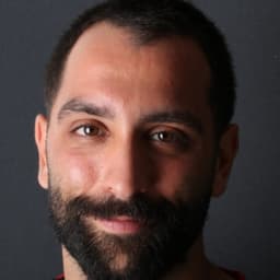 Dentist Murat Özkurt