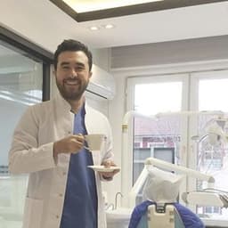 Dentist Yasin Çamili