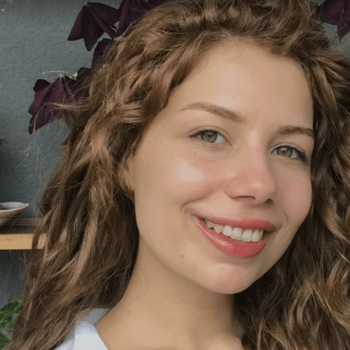 Psychologist Ayça Saatçı