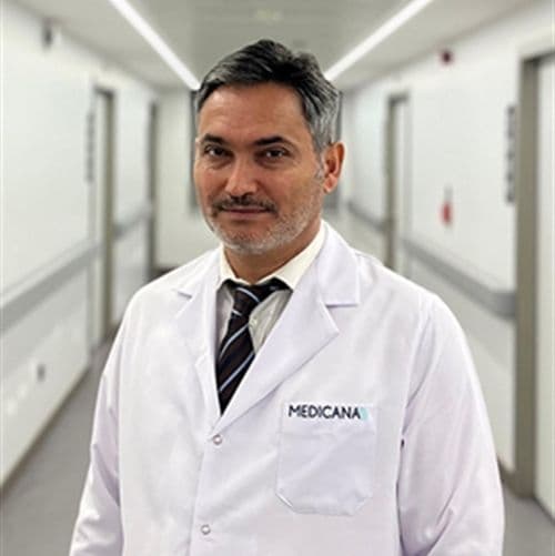Surgeon Kadir Dicle