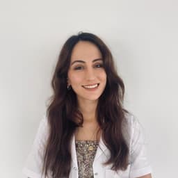 Dentist Ezgi Uçan