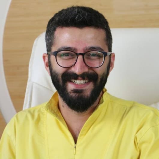 Dentist Hakkı Gökçe
