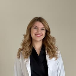 Op. Dr. Bengü Nur Barış Akcan