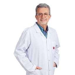 Surgeon Cüneyt Aksay