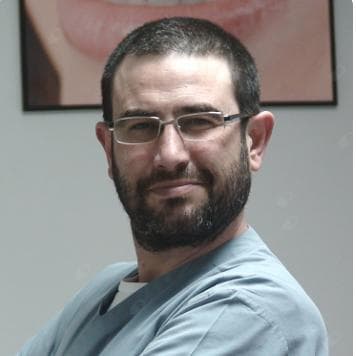 Dentist Can Sağlat