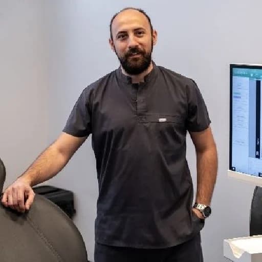Dt. Emre Güldüren