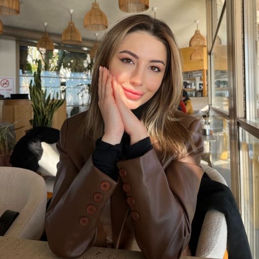 Psychologist Zeynep Yaren Mete