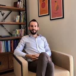 Uzm. Dr. Güçlü Ayaz