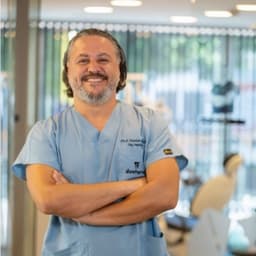 Dentist Eşari Öyküm Dilek