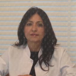 Surgeon Mitra Özdemir