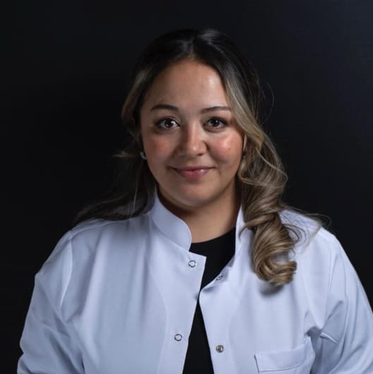 Dentist Ekin Bengisu Ergül