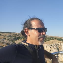 Doç. Dr. Fahri Sezer