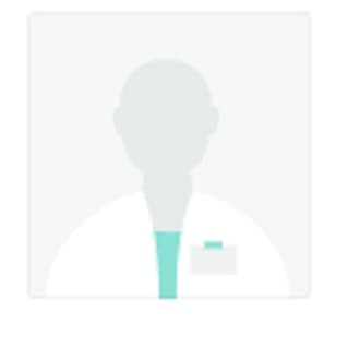 Dentist Hande Gültekin
