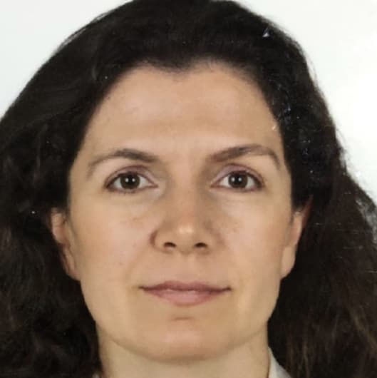 Surgeon Pınar Topcu Yılmaz