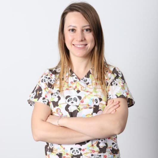 Dt. Esra Özgöçmen