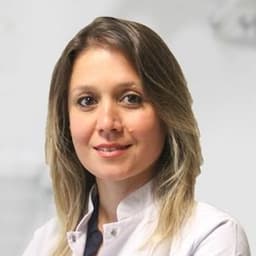 Surgeon Esra Uslan