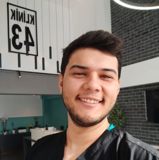Dentist Furkan Tunç